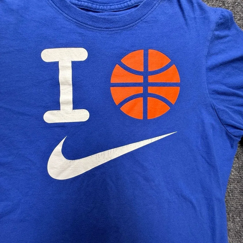 Nike Boys Kids Blue Dri-FIT I Love Basketball Logo T-Shirt Short Sleeve XL